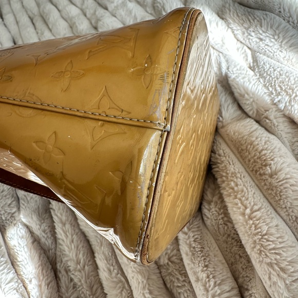 Louis Vuitton Houston Vernis Monogram - Picture 4 of 10